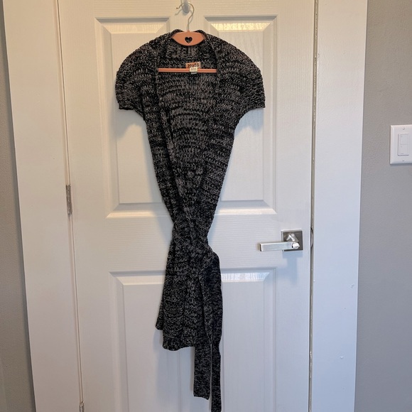 Short Sleeve Sweater Cardigan - Picture 1 of 3